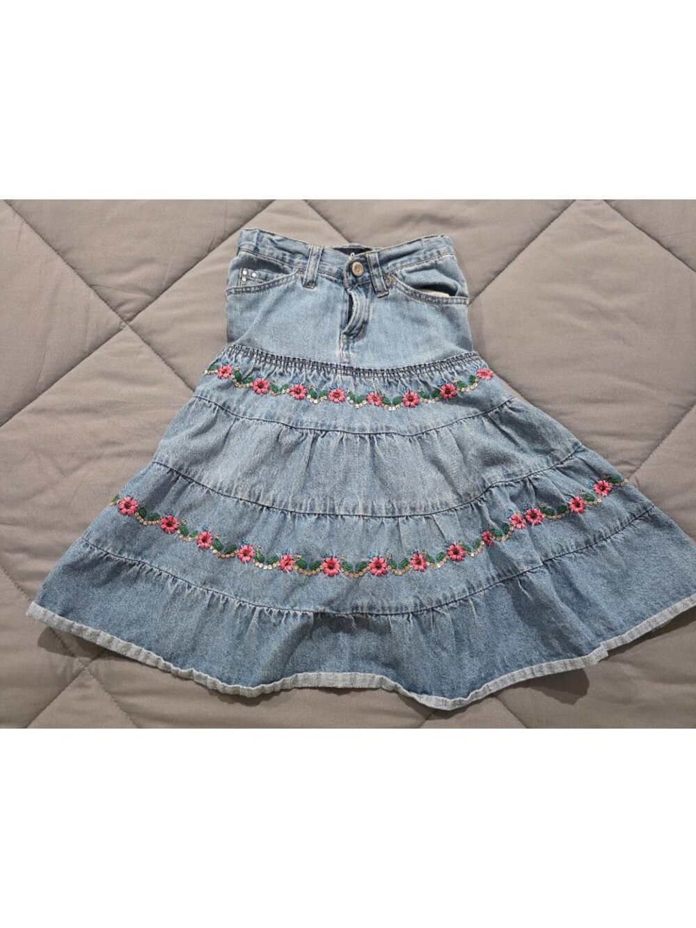 Girls size 5 adjustable waist Vintage Y2K Squueze Girls Embroidered Denim Skirt
